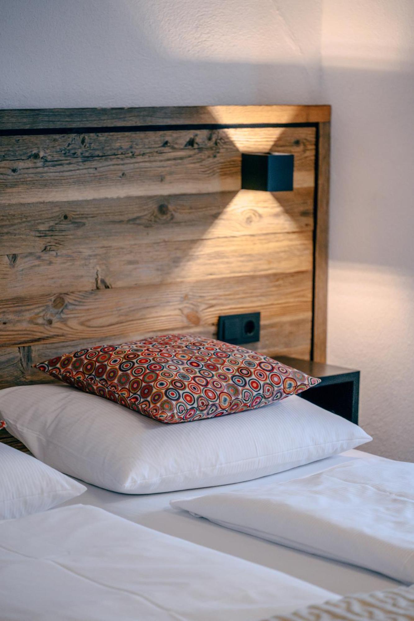 Haus Richard Falch - Inklusive Kostenloser Premium-Sommerkarte Sankt Anton am Arlberg Ngoại thất bức ảnh