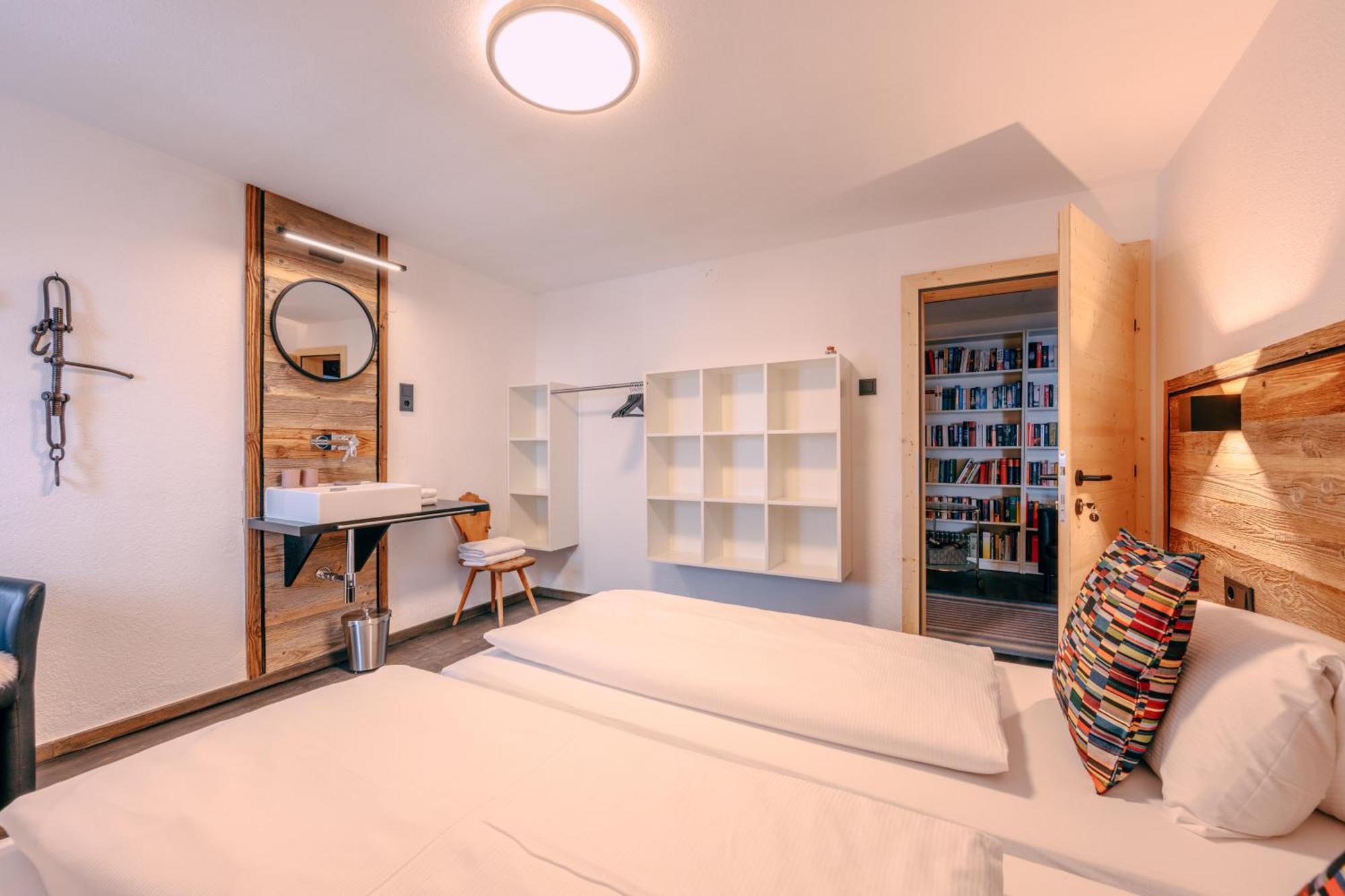 Haus Richard Falch - Inklusive Kostenloser Premium-Sommerkarte Sankt Anton am Arlberg Ngoại thất bức ảnh